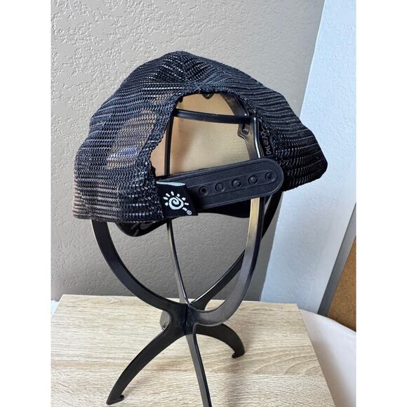 Del Sol Color-Changing Trucker Hat - Picture 4 of 6